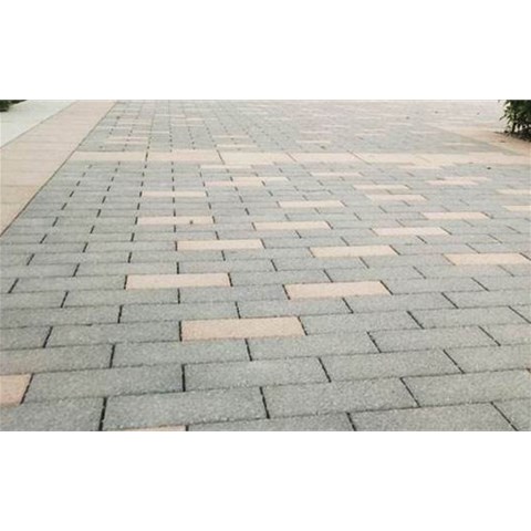 曲靖水泥透水磚應(yīng)用在停車(chē)場(chǎng)的鋪貼注意事項(xiàng)有哪些？